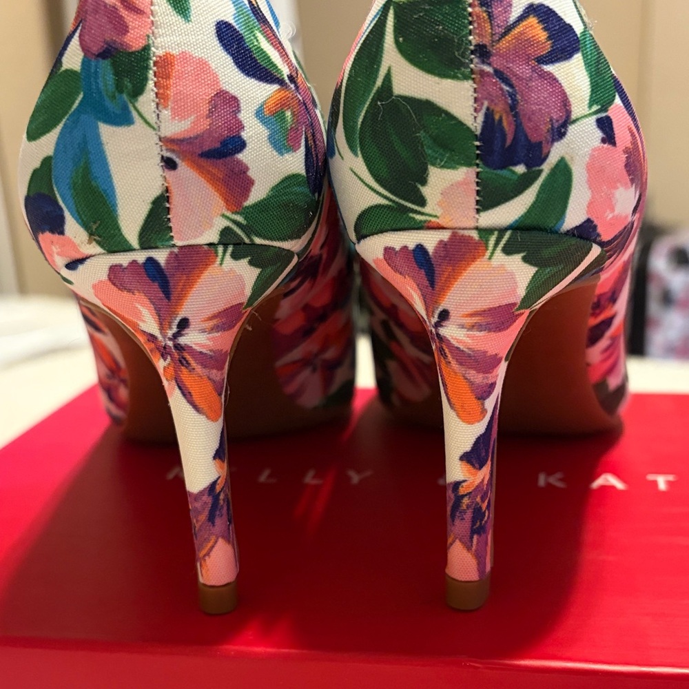 Kelly & Katie Floral Pointed-Toe Pumps in Pink, Blue, Green and Orange - Picture 3 of 7
